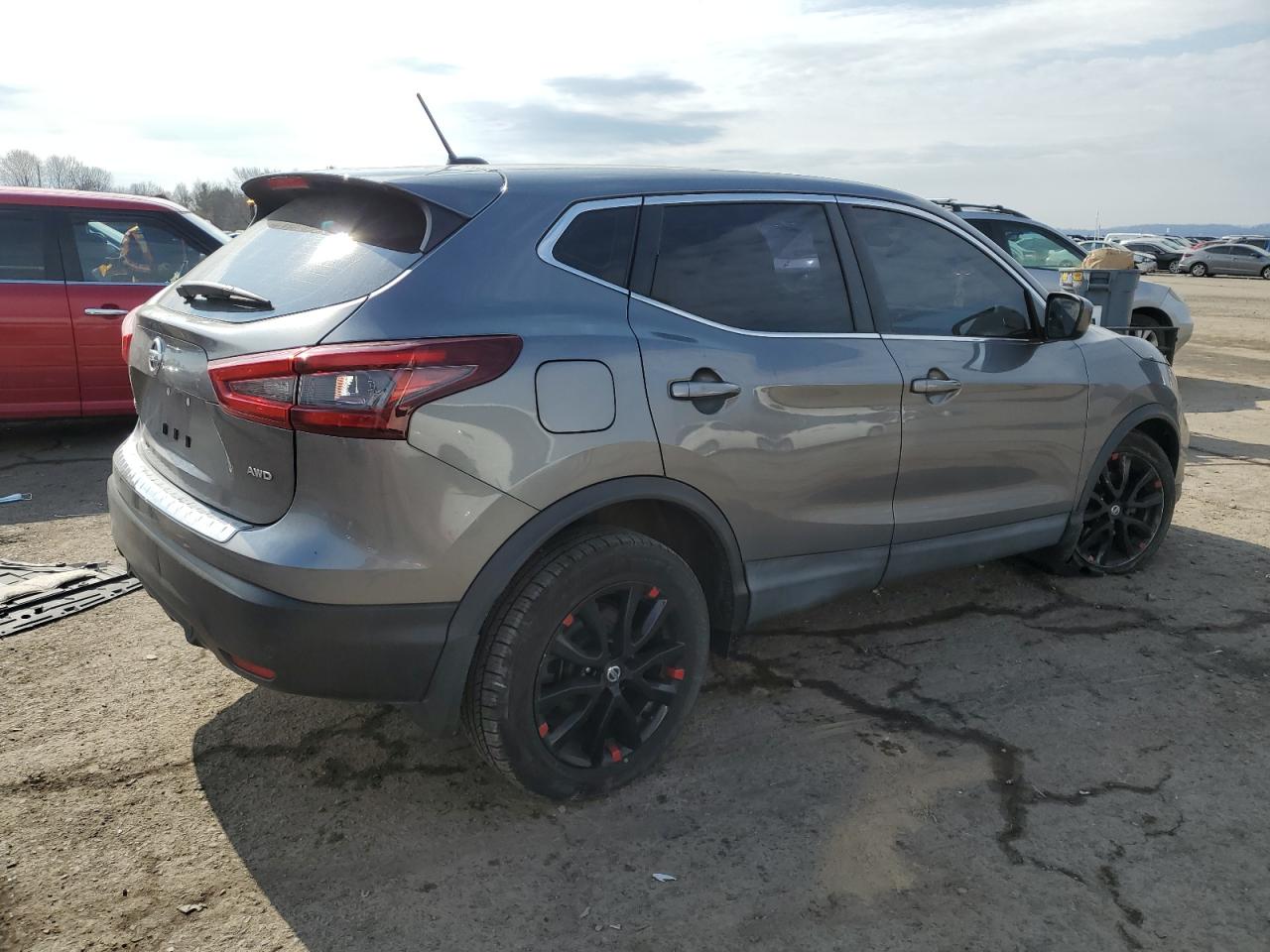 2020 Nissan Rogue - Image 3