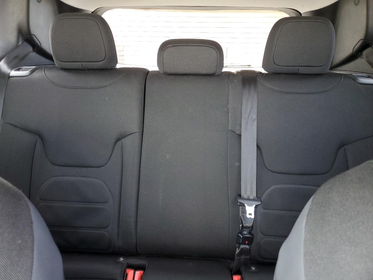 2017 Jeep Renegade - Image 10