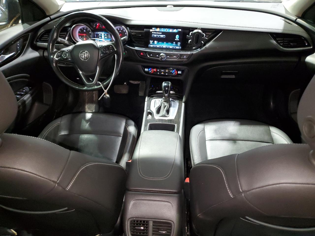 2018 Buick Regal Essence VIN: W04GP6SX8J1047130 Lot: 50153395