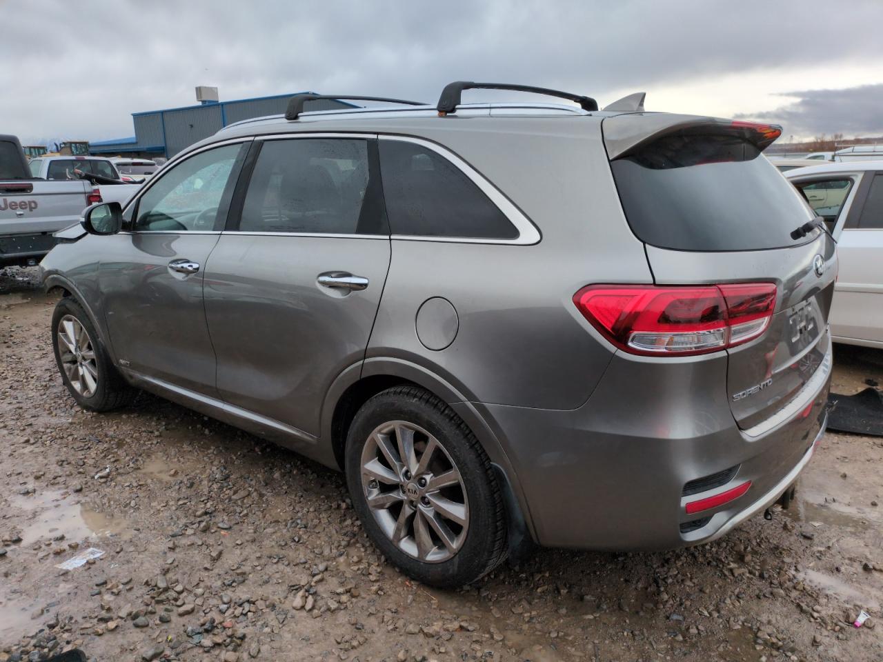 2016 Kia Sorento - Image 2