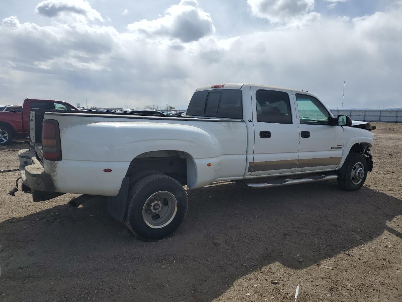 2005 GMC Sierra - Image 3