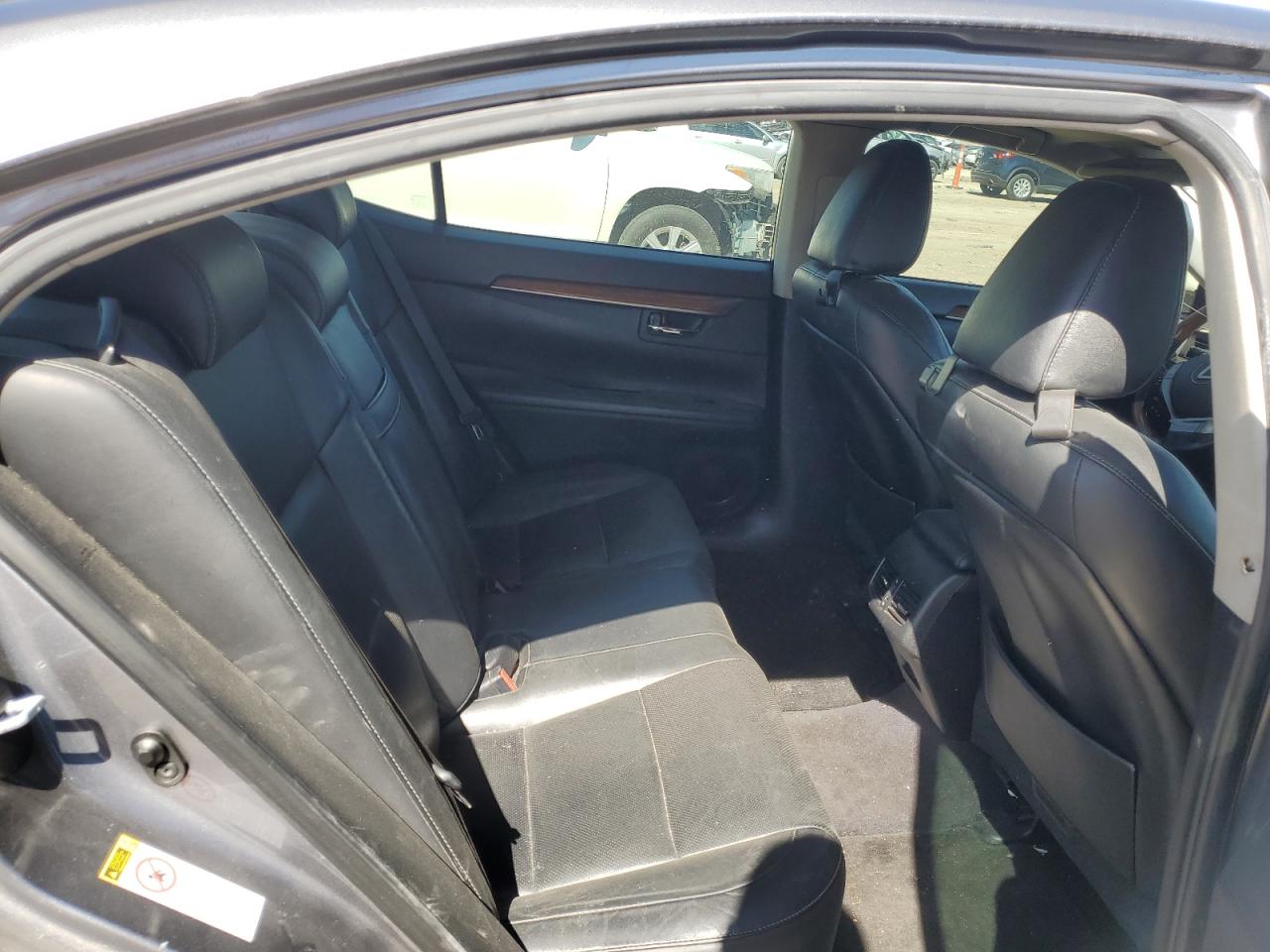 2014 Lexus ES - Image 10