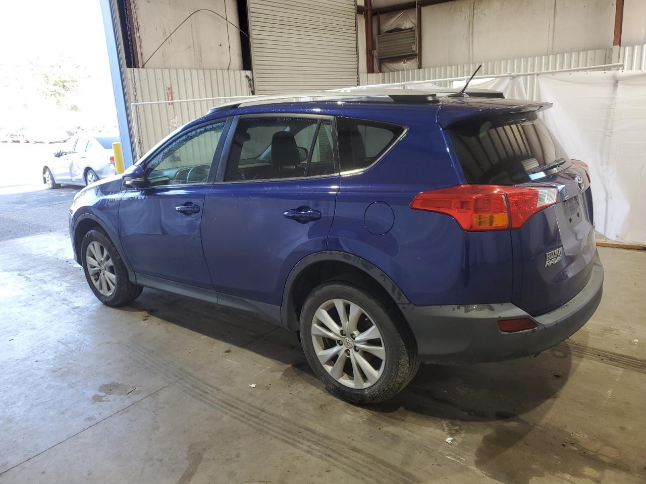 2015 Toyota RAV 4 - Image 2