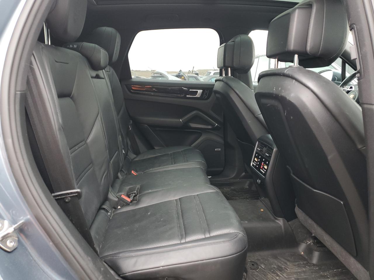 2019 Porsche Cayenne - Image 10