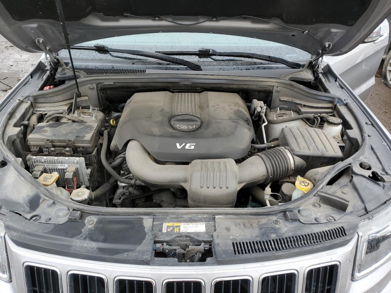 2015 Jeep Grand Cherokee - Image 11
