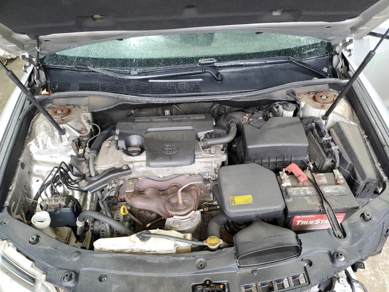 2012 Toyota Camry - Image 11