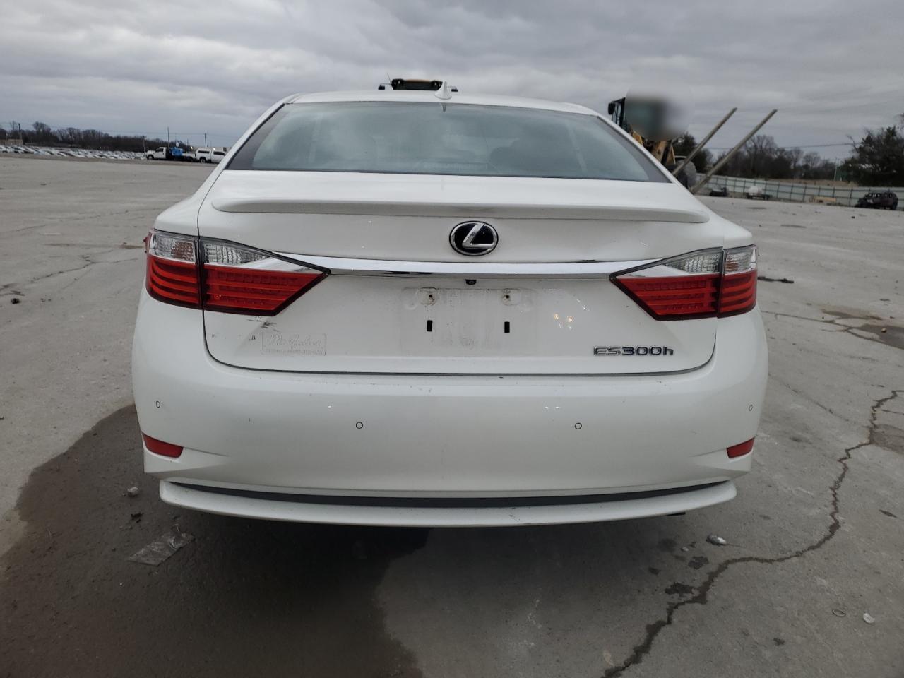 2015 Lexus ES - Image 6