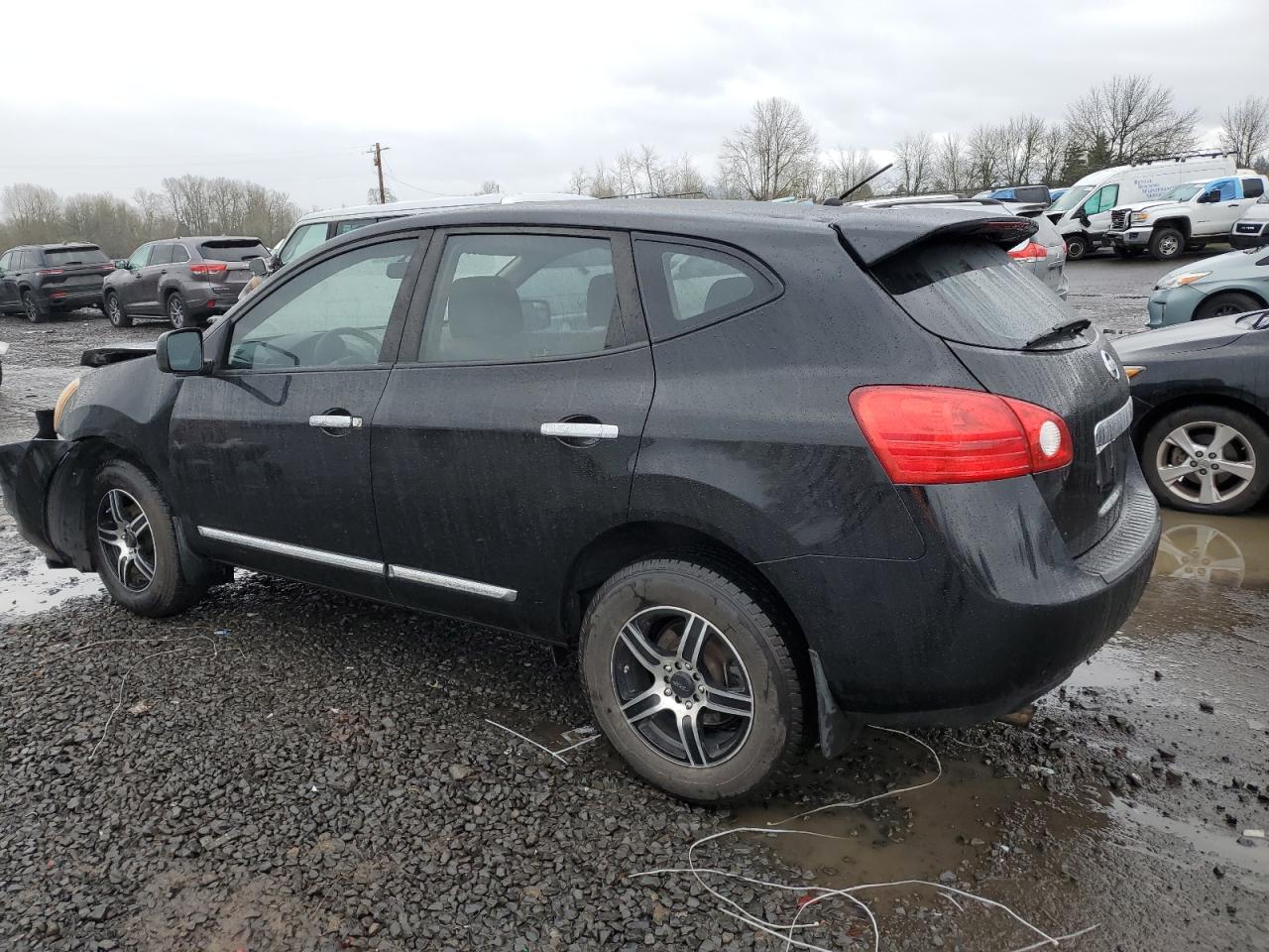 2011 Nissan Rogue - Image 2