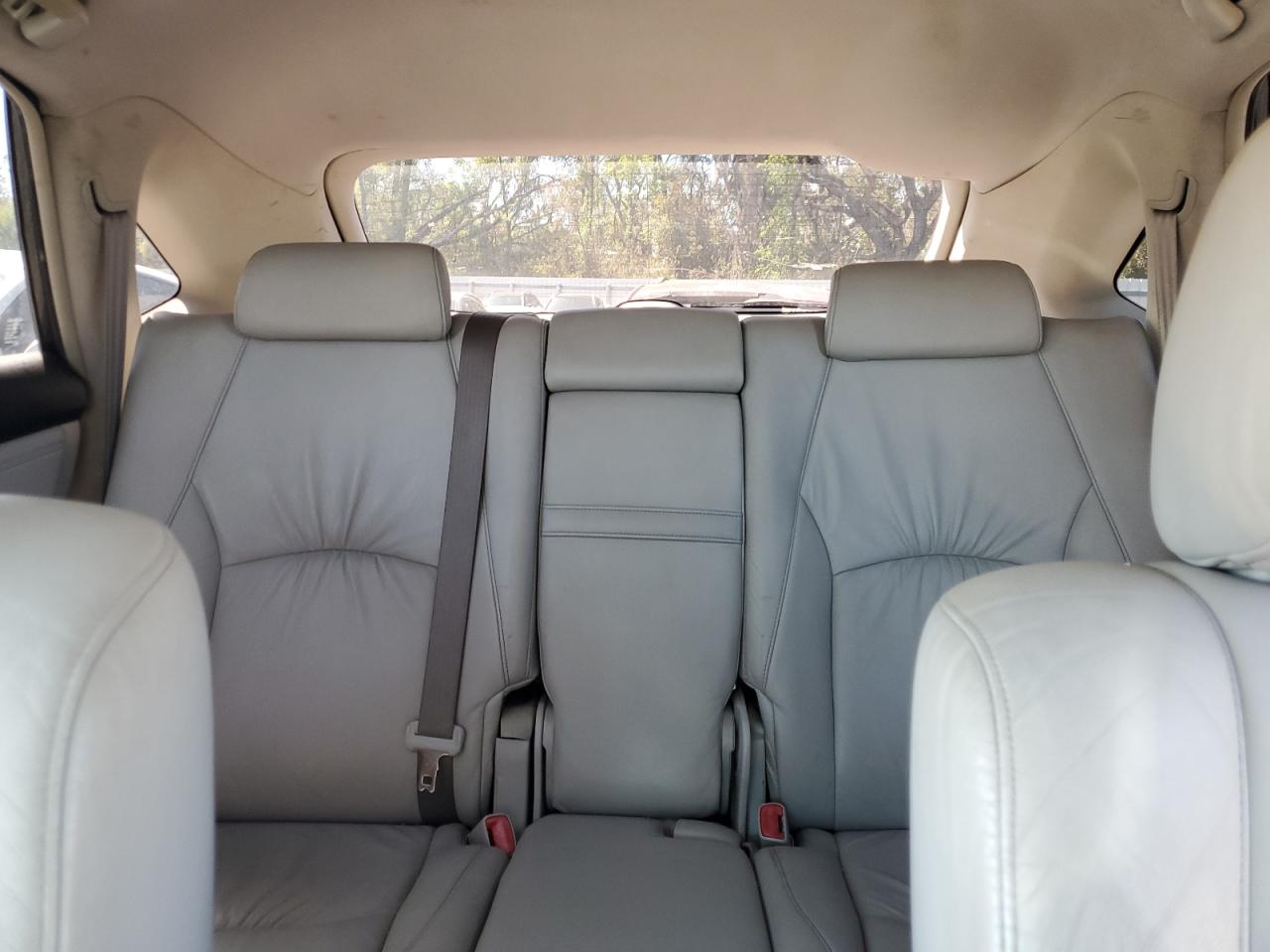2004 Lexus RX - Image 10