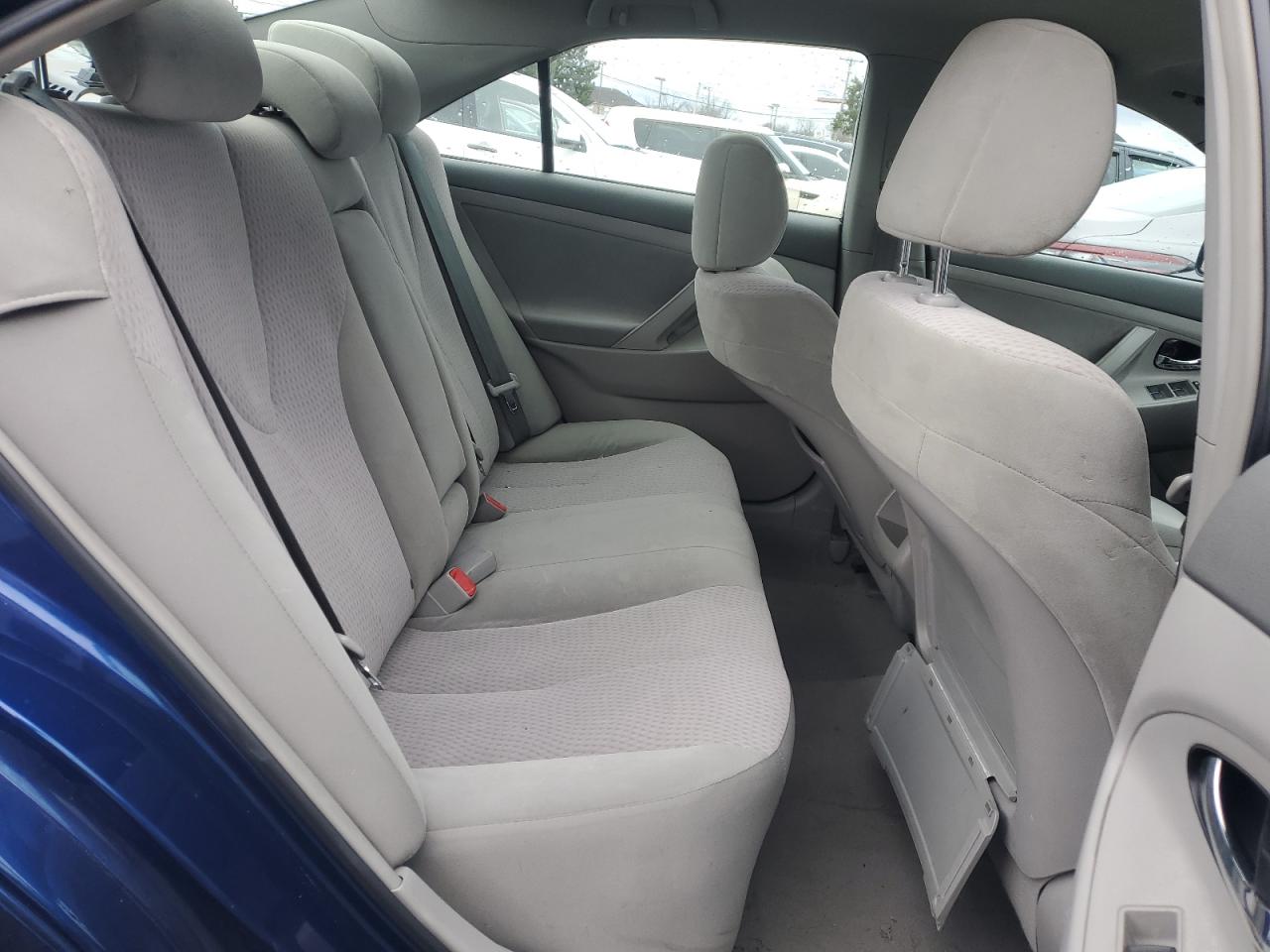 2010 Toyota Camry - Image 10