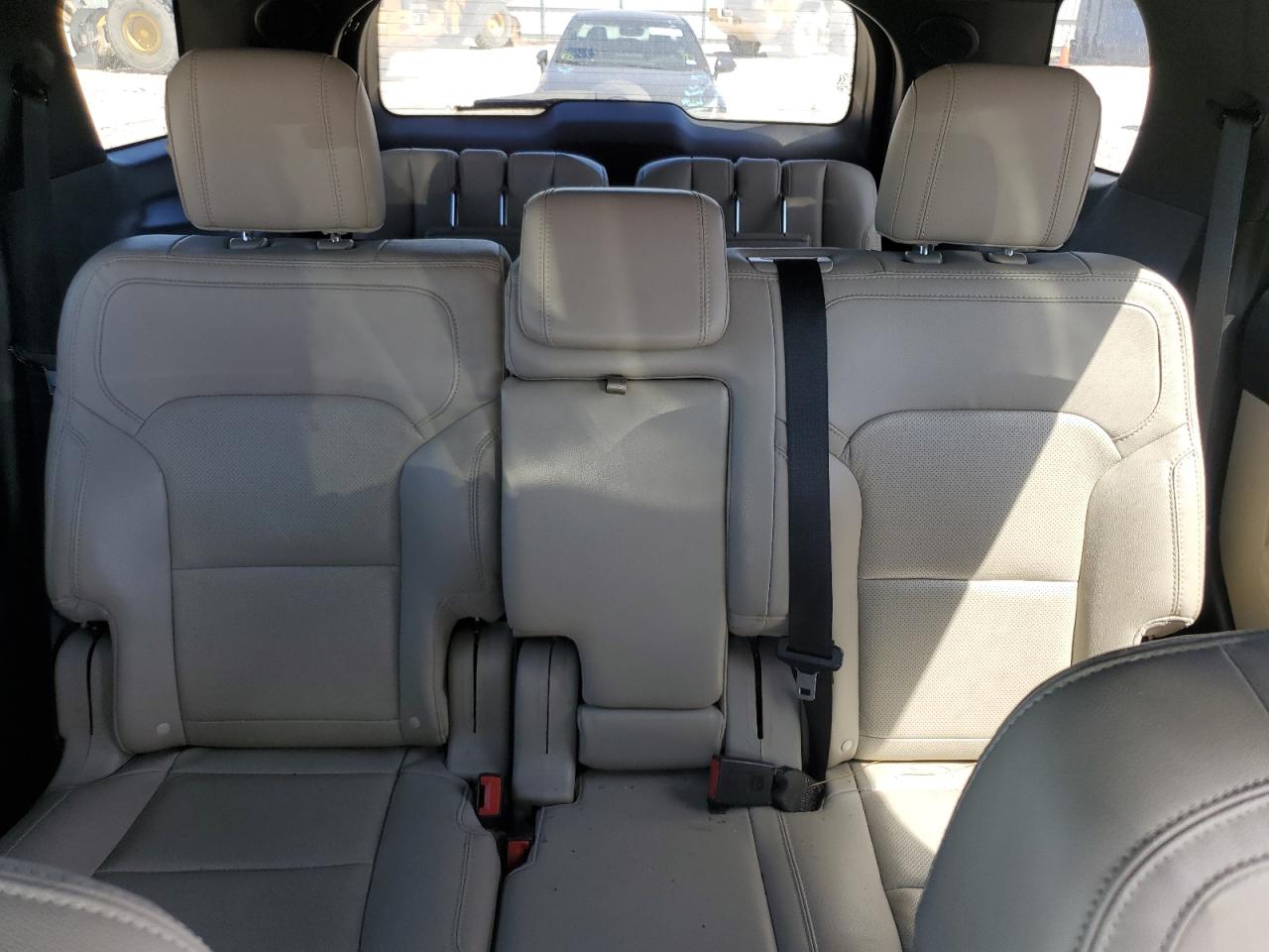 2018 Ford Explorer - Image 10