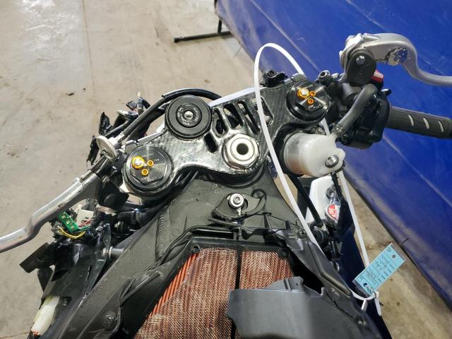 2024 YAMAHA YZFR1 