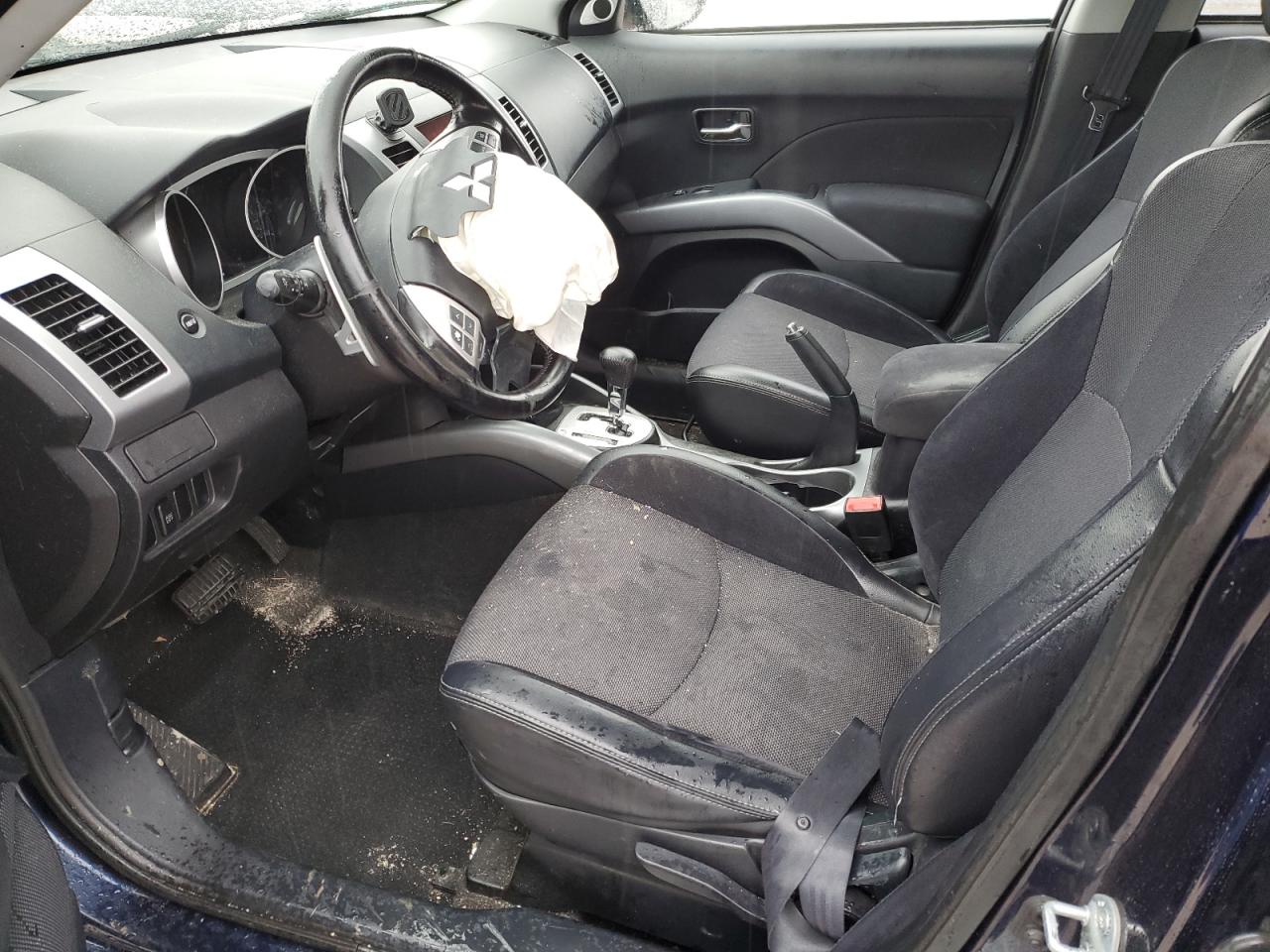2010 Mitsubishi Outlander - Image 7