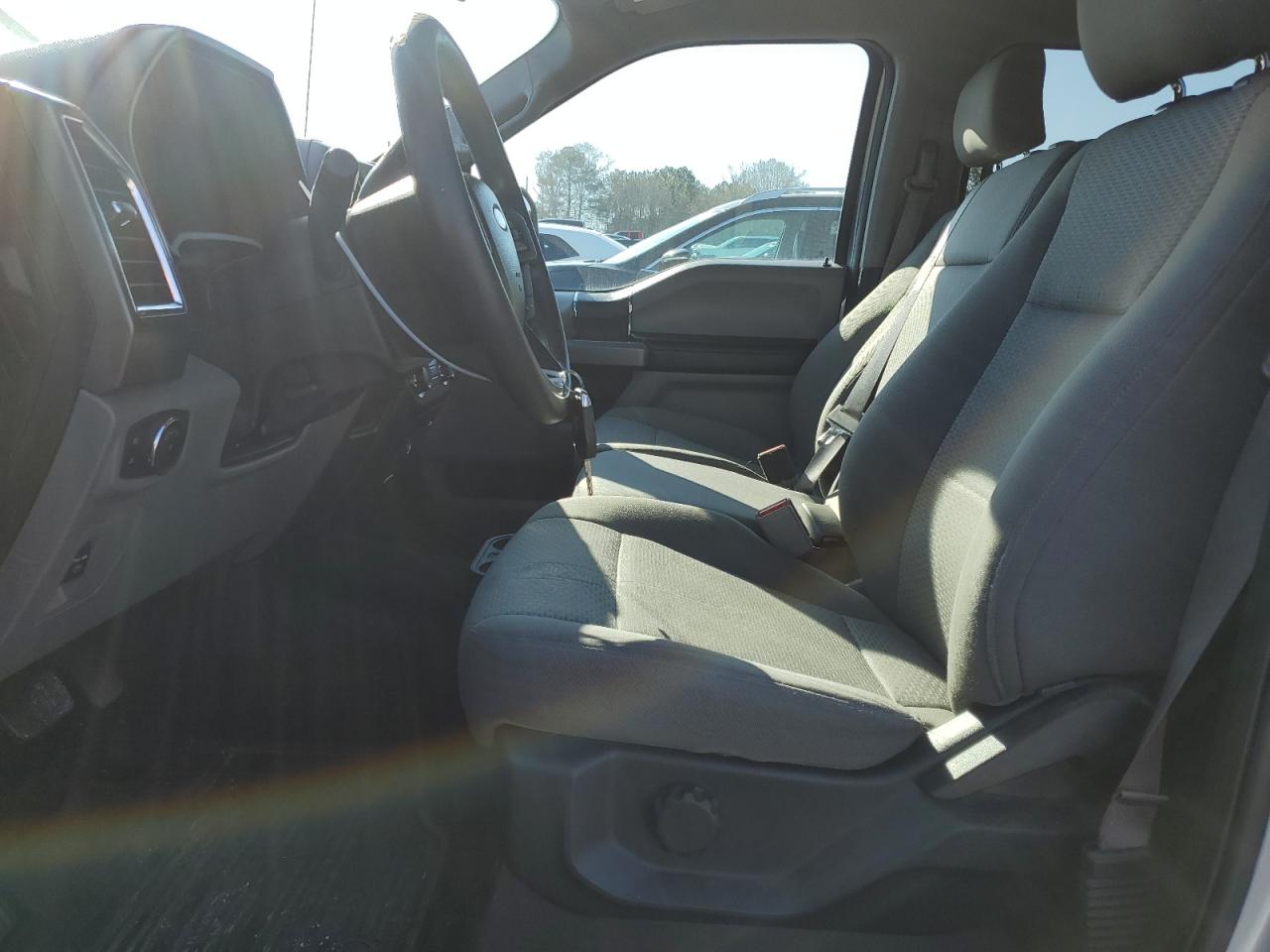 2015 Ford F-150 - Image 7