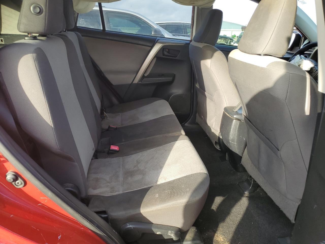 2015 Toyota RAV 4 - Image 10