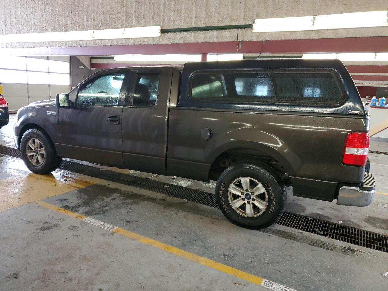 2005 Ford F-150 - Image 2