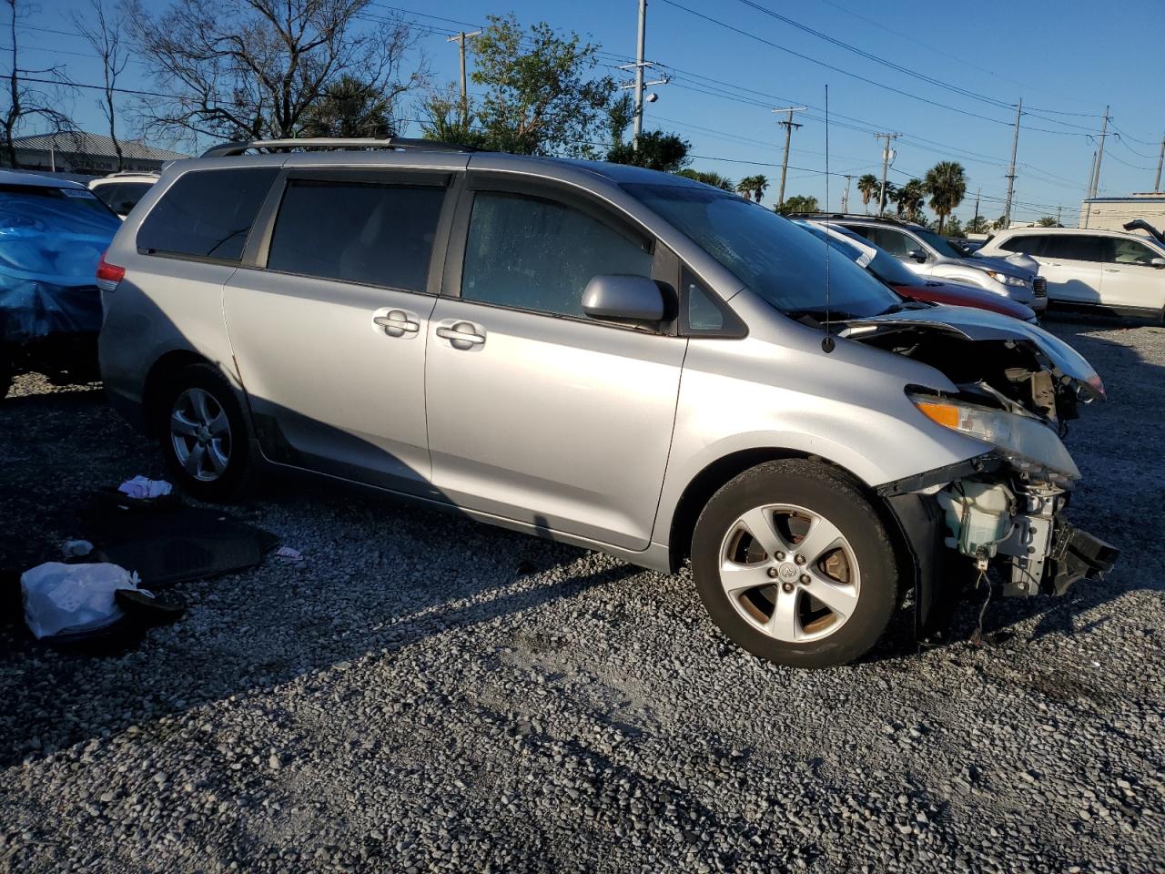 2011 Toyota Sienna - Image 4