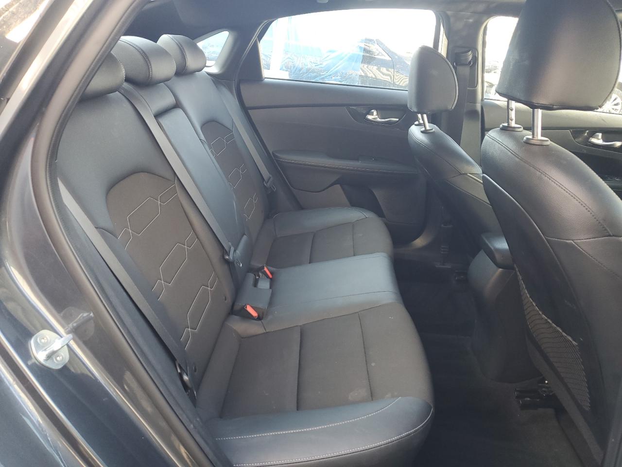 2021 Kia Forte - Image 10