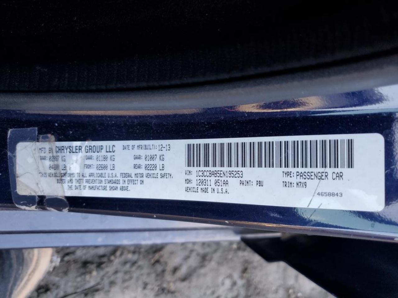2014 Chrysler 200 - Image 12