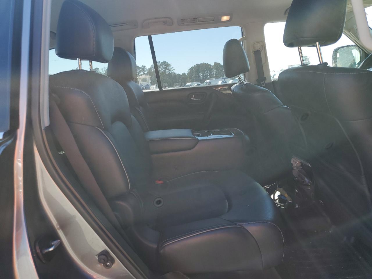 2020 Infiniti QX80 - Image 11