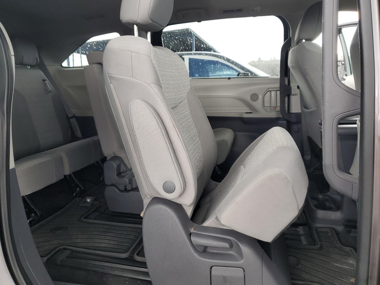 2021 Toyota Sienna - Image 11