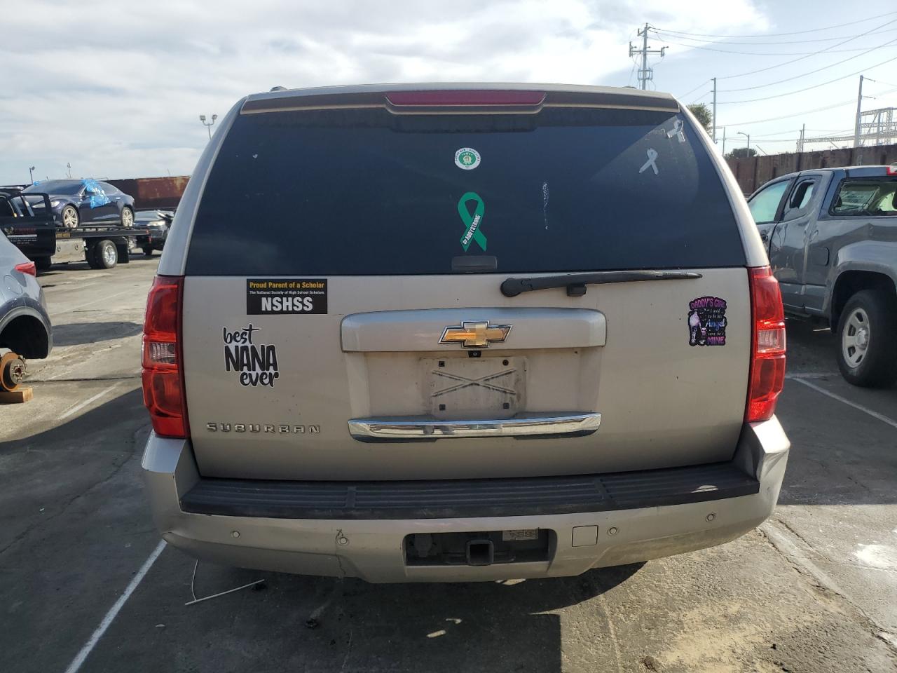 2009 Chevrolet Suburban - Image 6