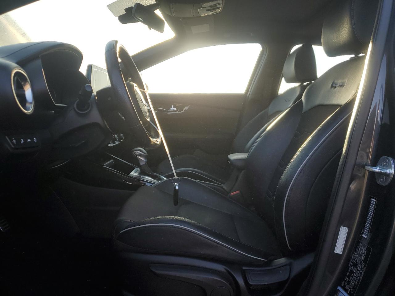 2020 Kia Forte - Image 7