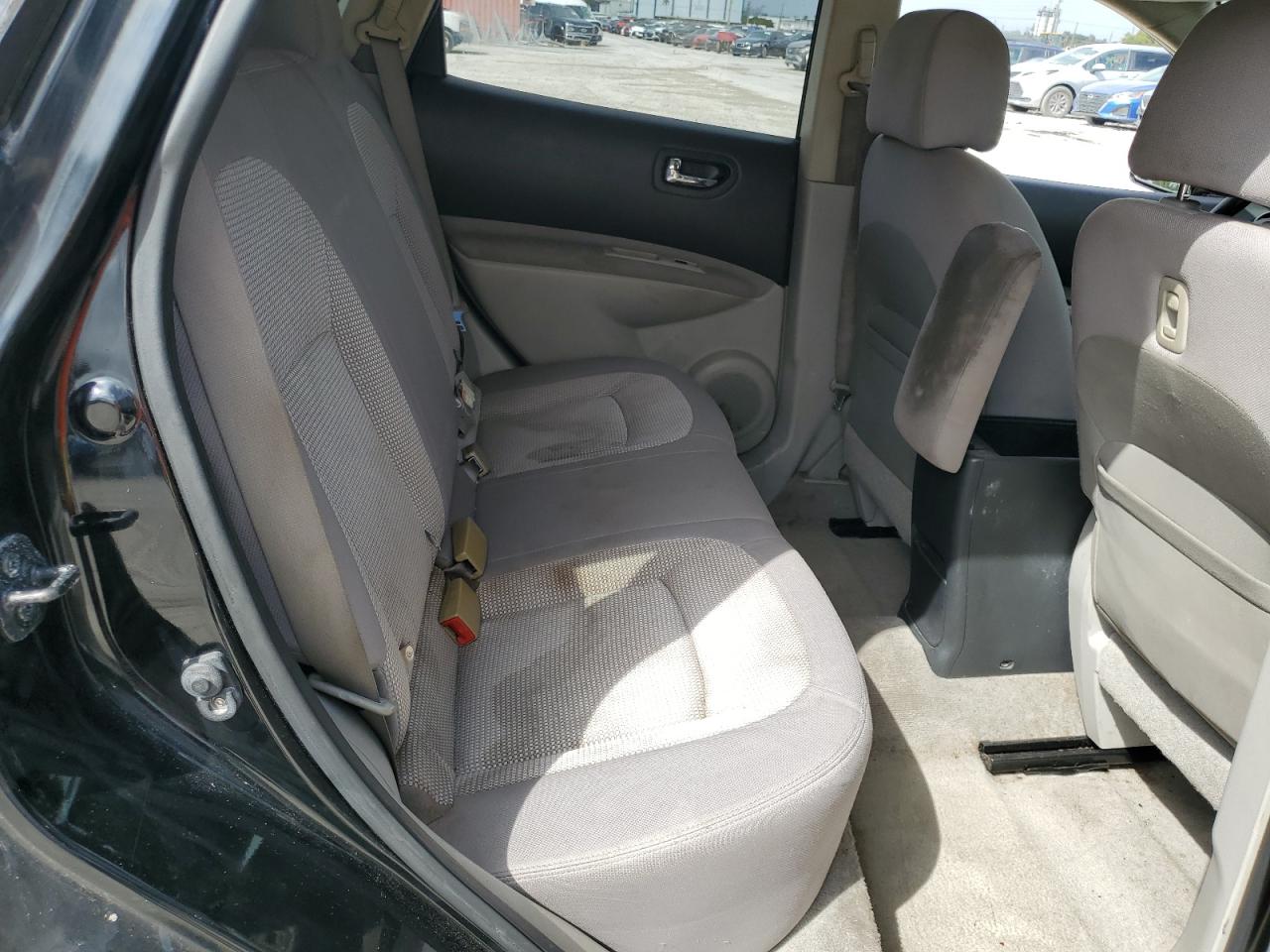 2010 Nissan Rogue - Image 10