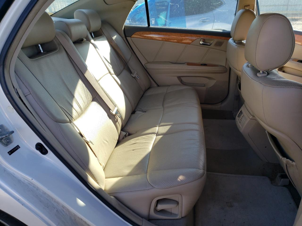 2006 Toyota Avalon - Image 10