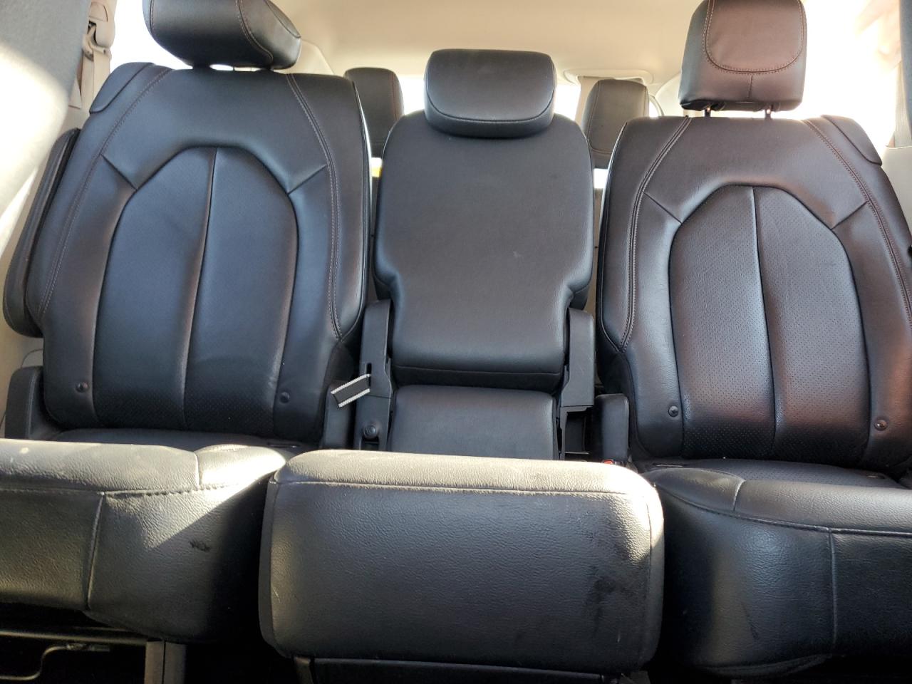 2019 Chrysler Pacifica - Image 10