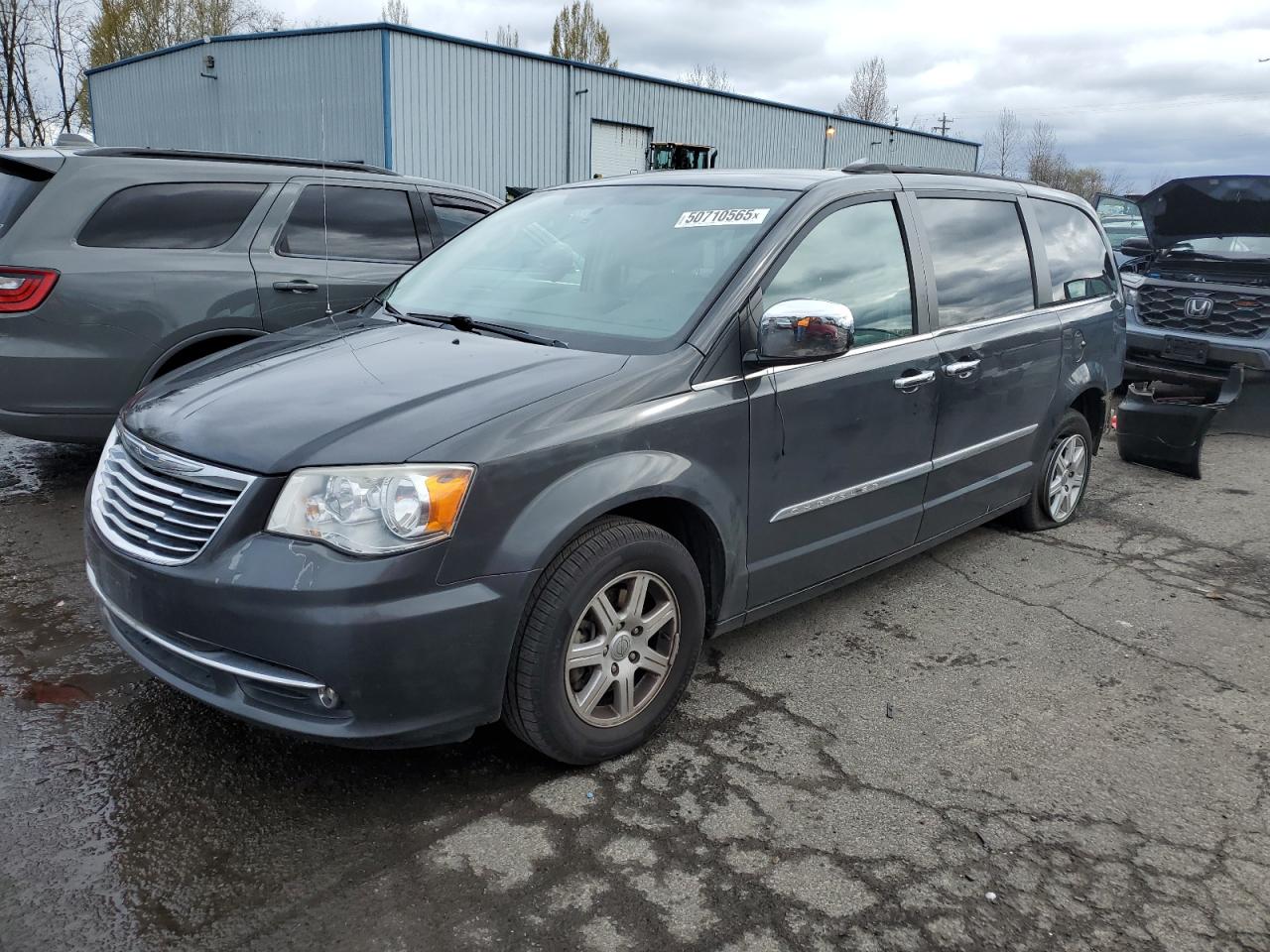 2012 Chrysler Town & Country Touring за продажба в Portland, OR - Rear End