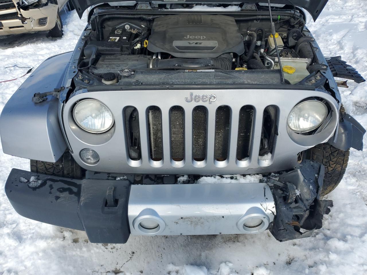 2014 Jeep Wrangler - Image 12