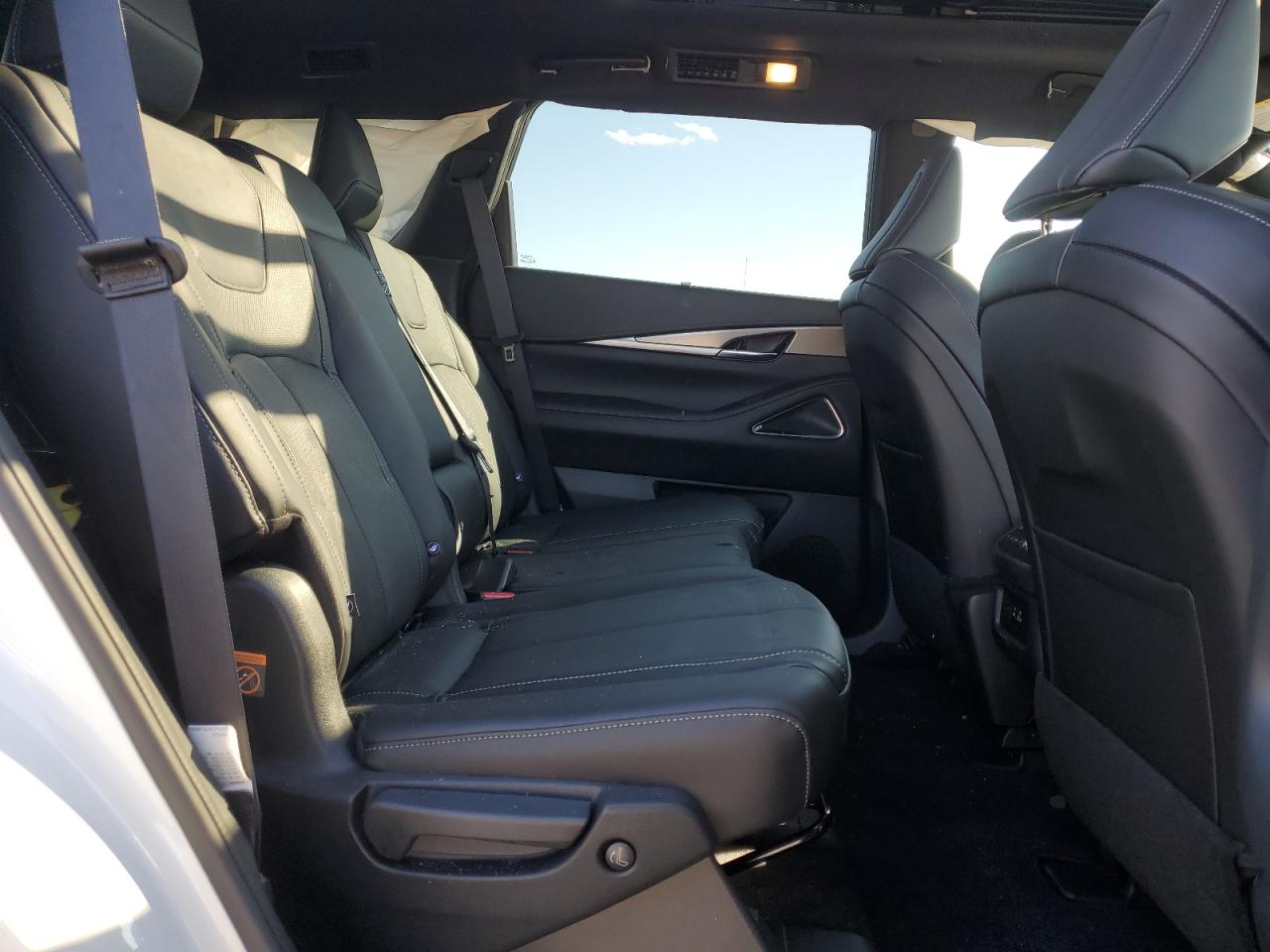 2025 Infiniti QX60 - Image 10