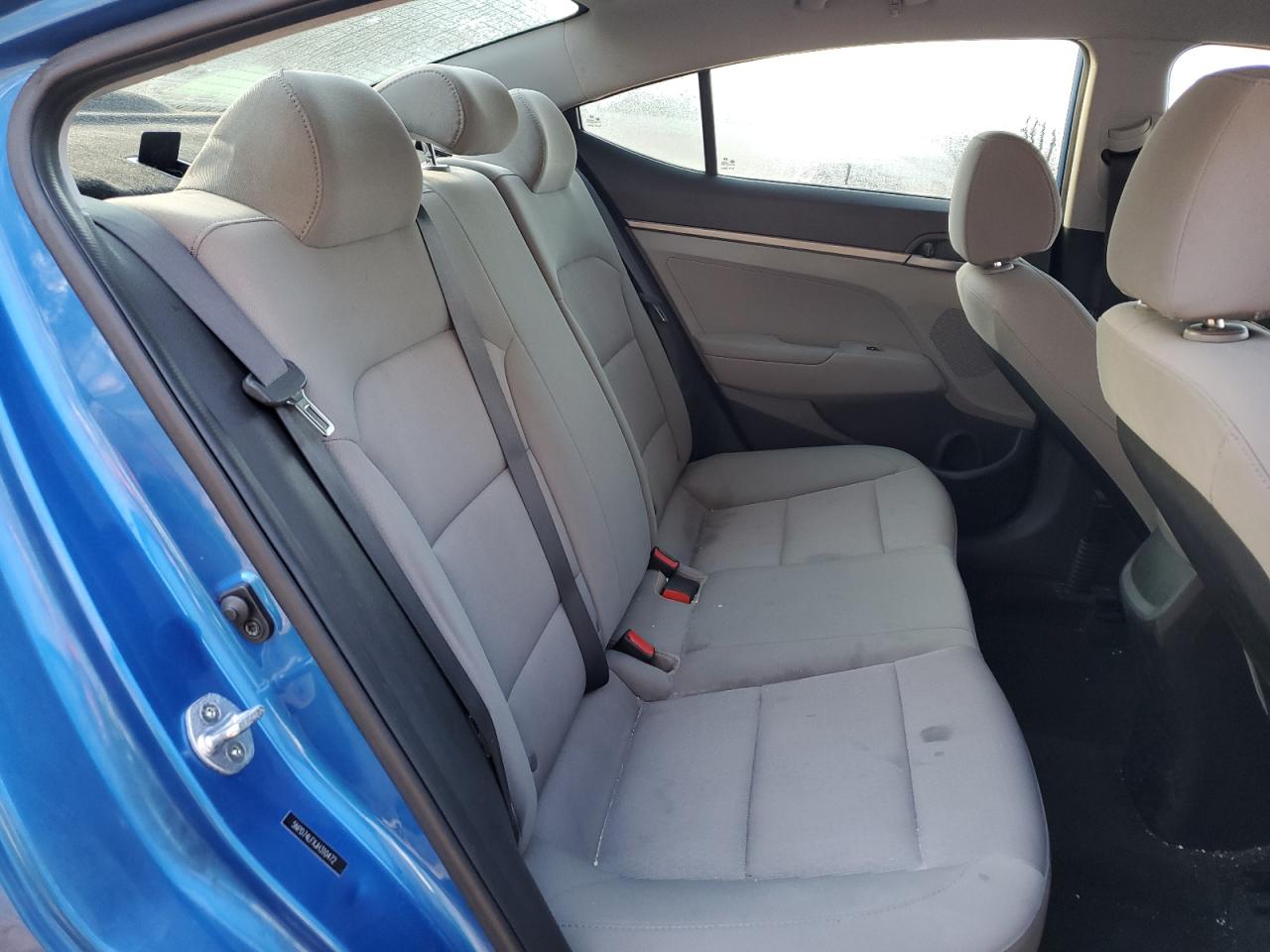 2018 Hyundai Elantra - Image 10