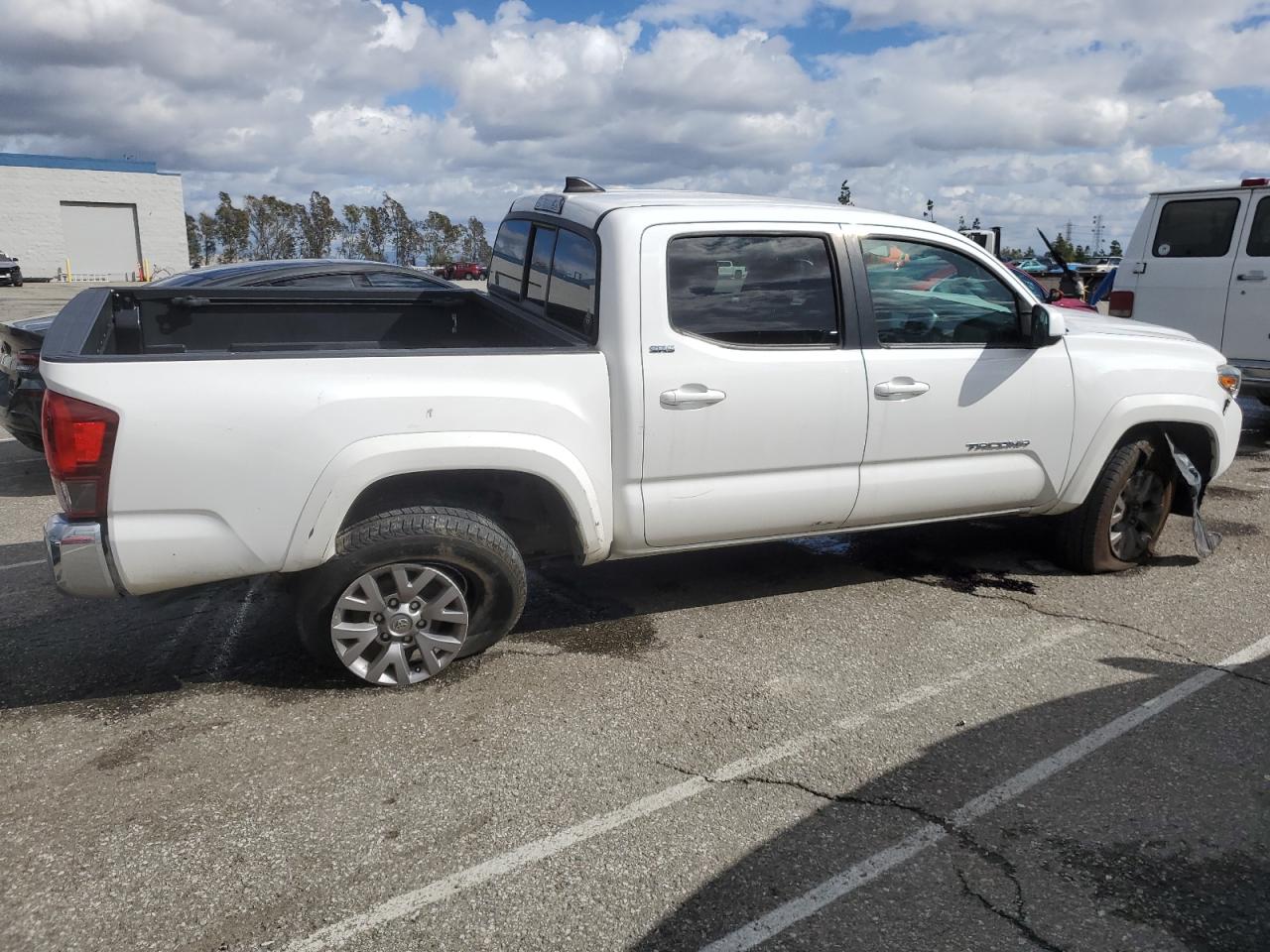 2018 Toyota Tacoma - Image 3