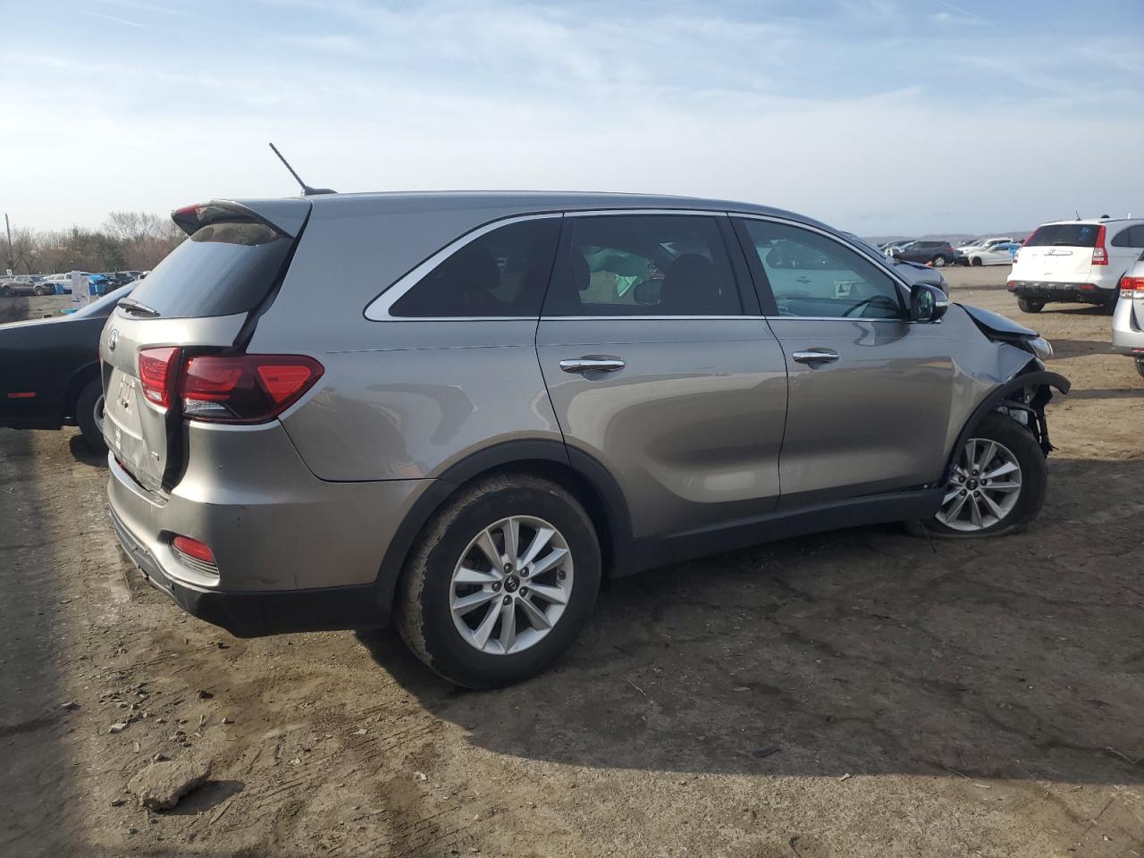 2019 Kia Sorento - Image 3