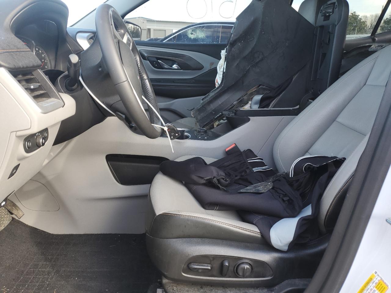2020 GMC Terrain - Image 7