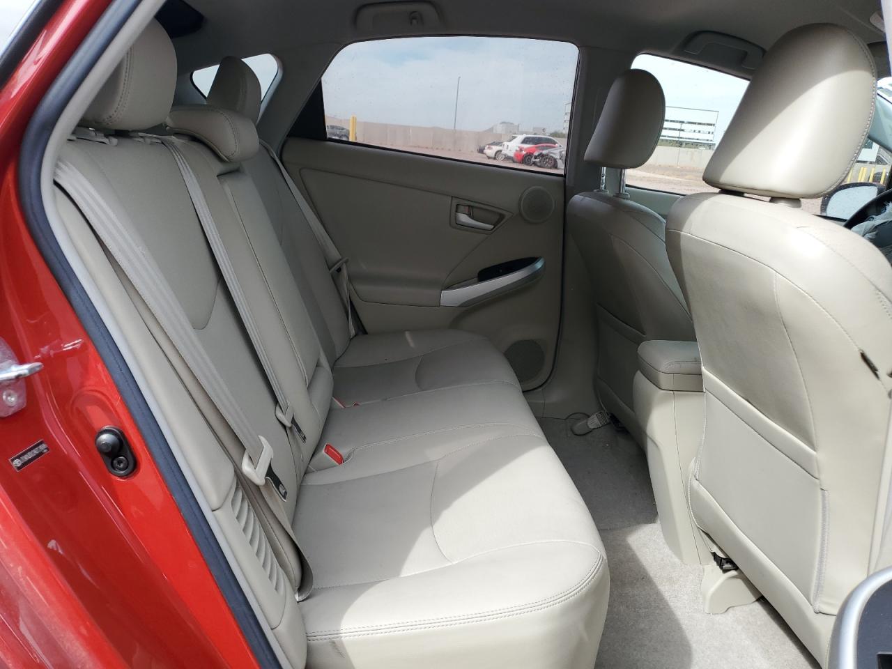 2010 Toyota Prius - Image 11