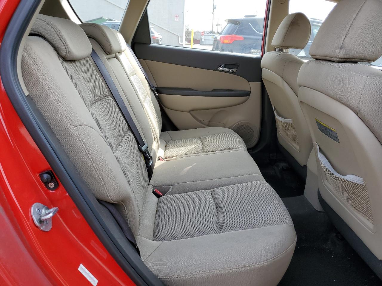 2010 Hyundai Elantra - Image 11