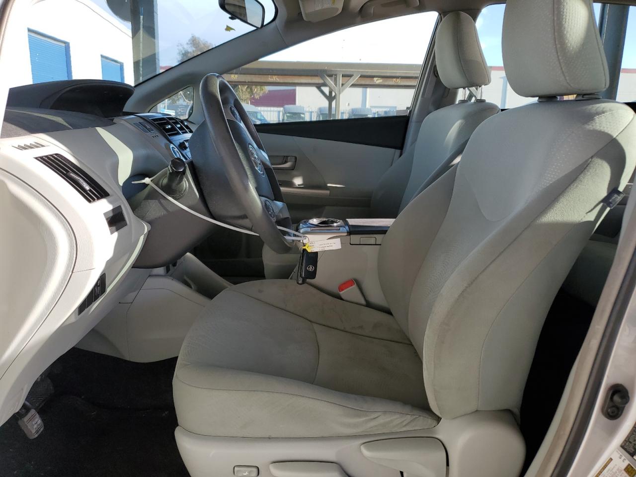 2014 Toyota Prius - Image 7