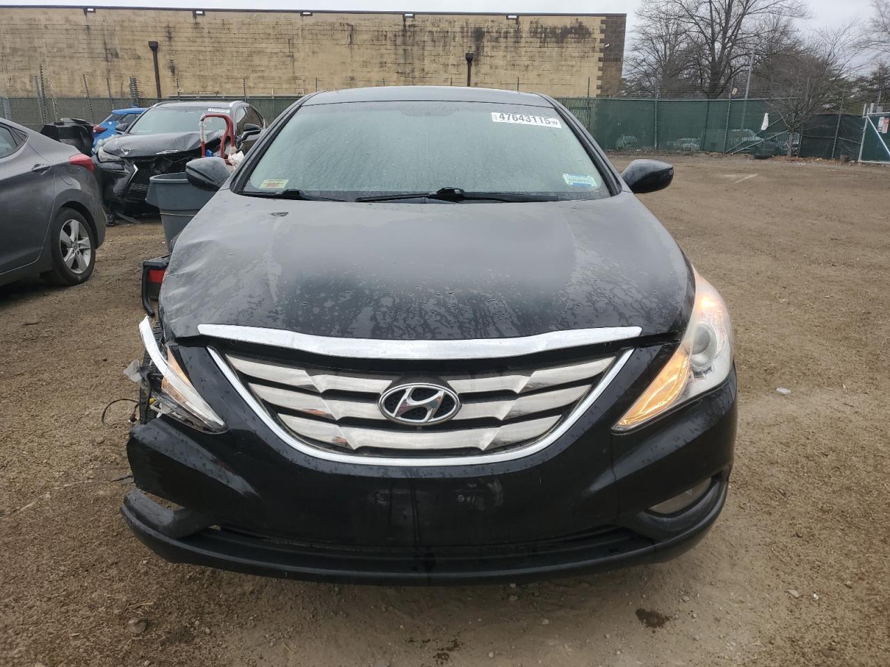 2013 Hyundai Sonata - Image 5