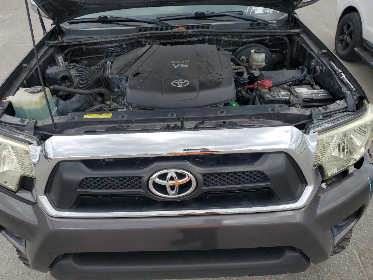2012 Toyota Tacoma - Image 11