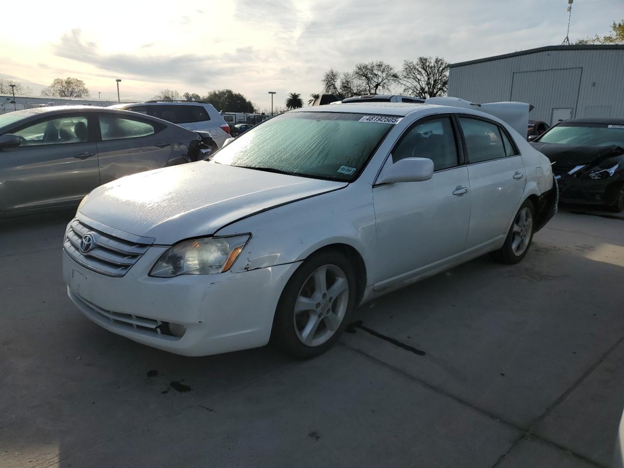 2007 Toyota Avalon - Image 1
