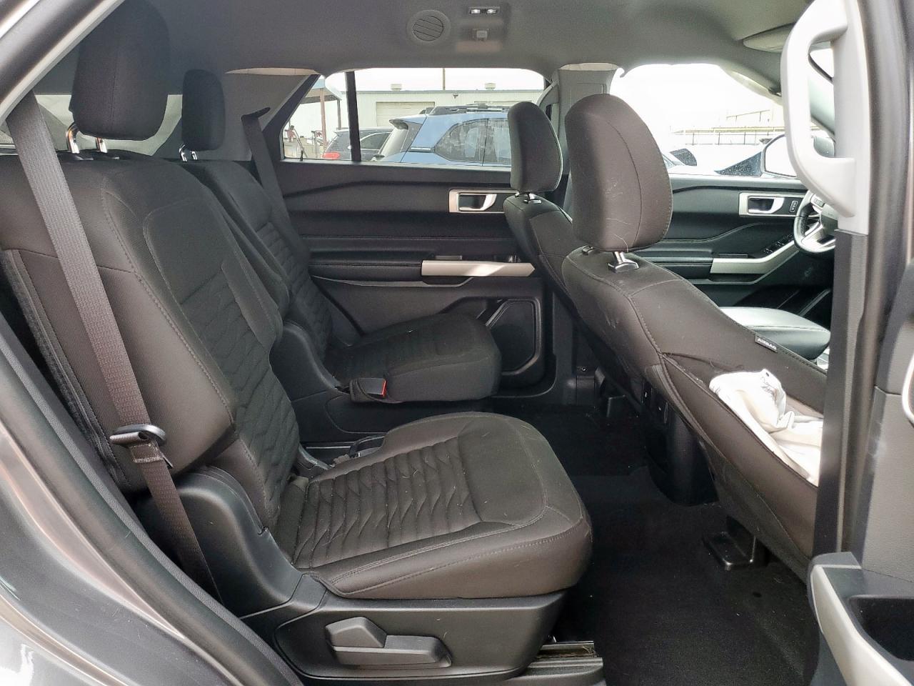 2021 Ford Explorer - Image 12