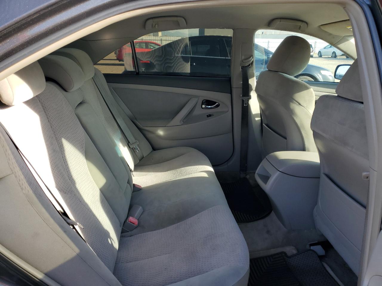 2011 Toyota Camry - Image 10