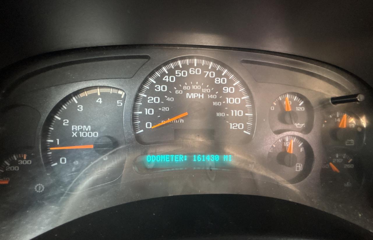2004 Chevrolet Silverado - Image 8