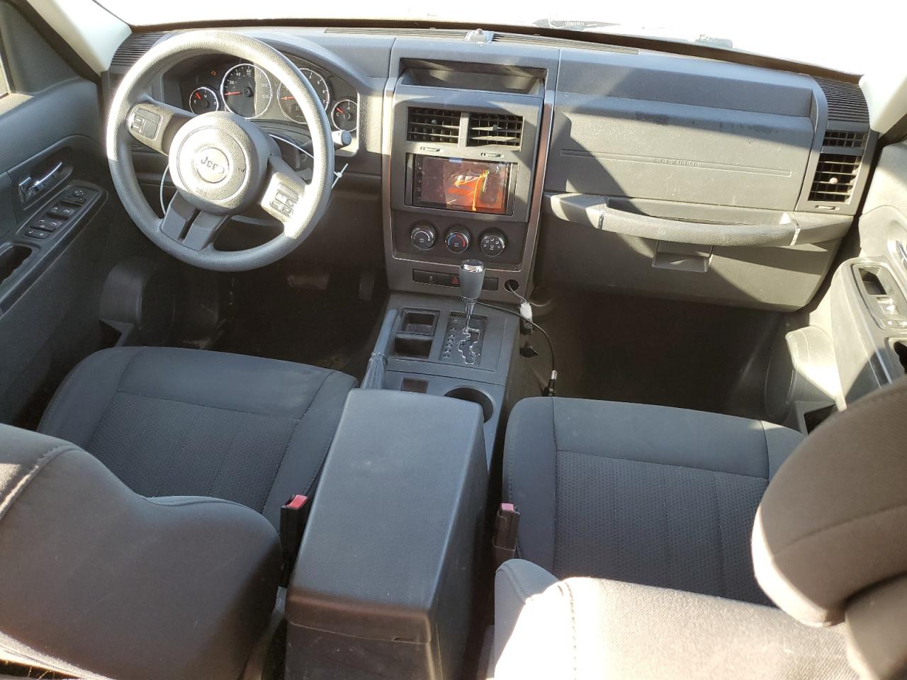 2012 Jeep Liberty (North America) - Image 8