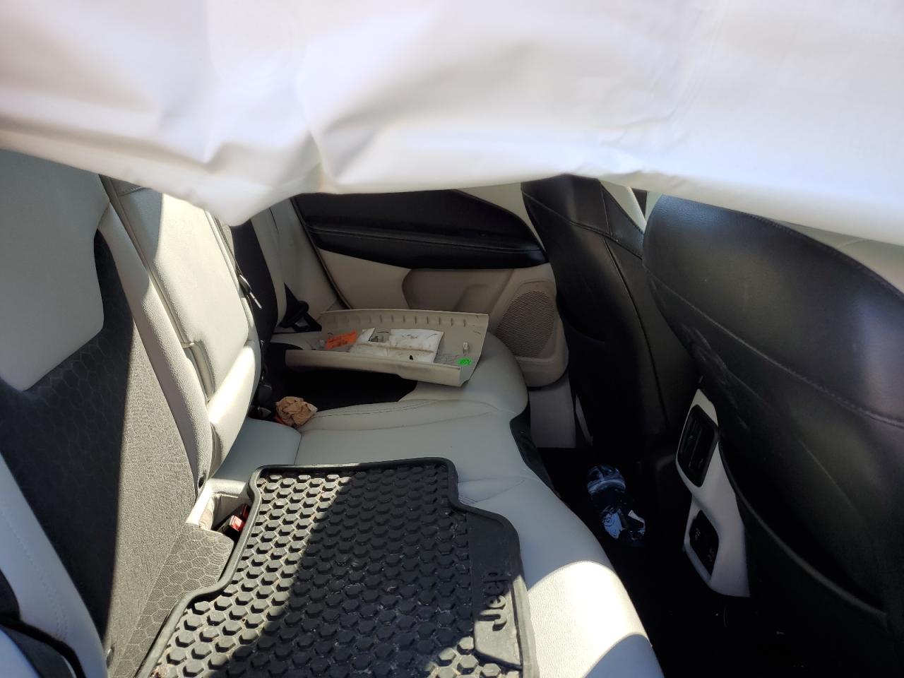 2018 Jeep Compass - Image 11