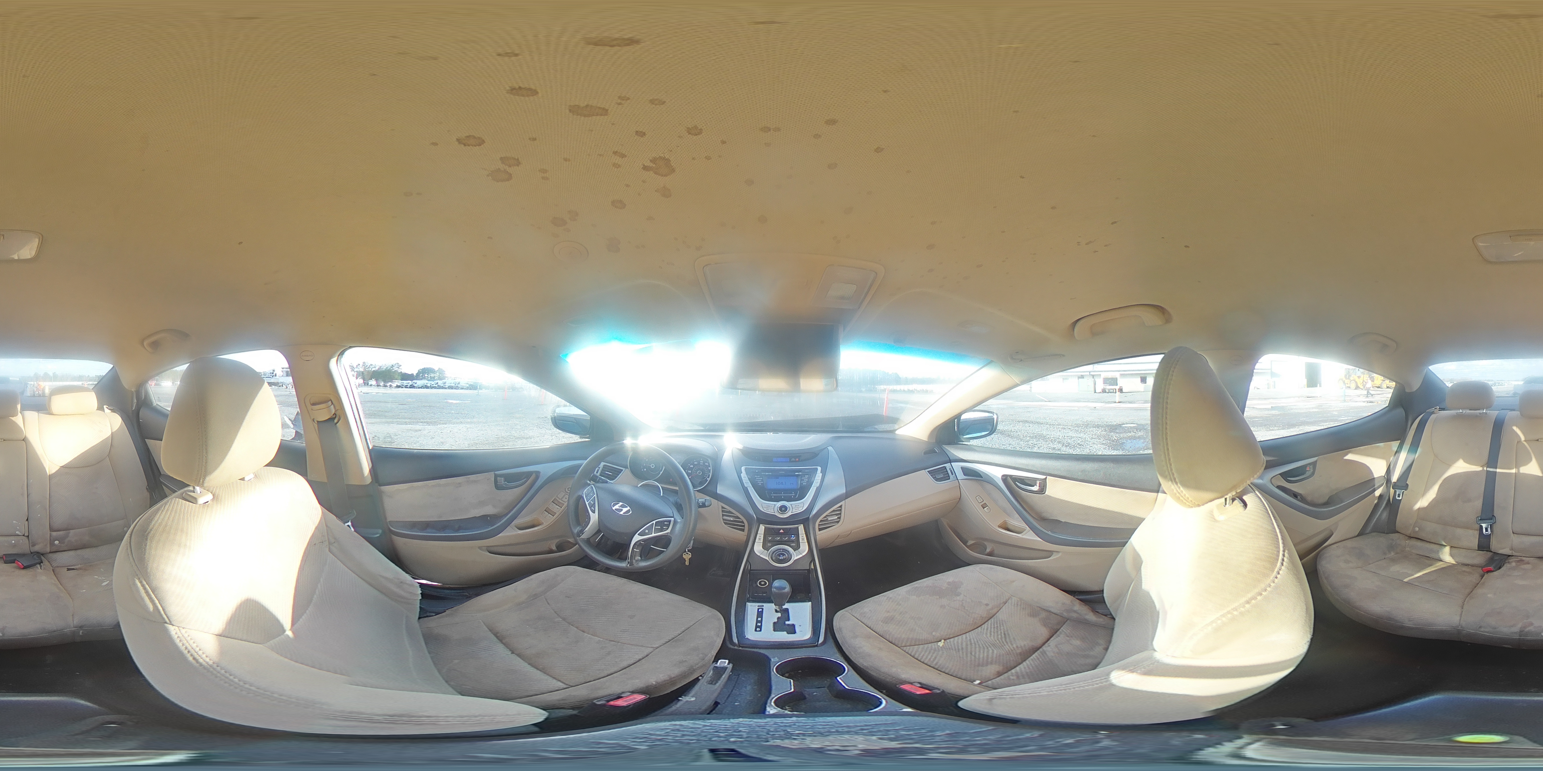 2011 Hyundai Elantra - Image 12