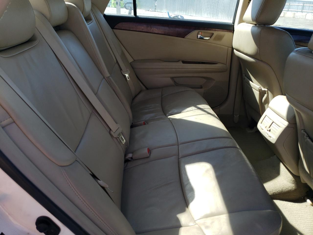 2011 Toyota Avalon - Image 10